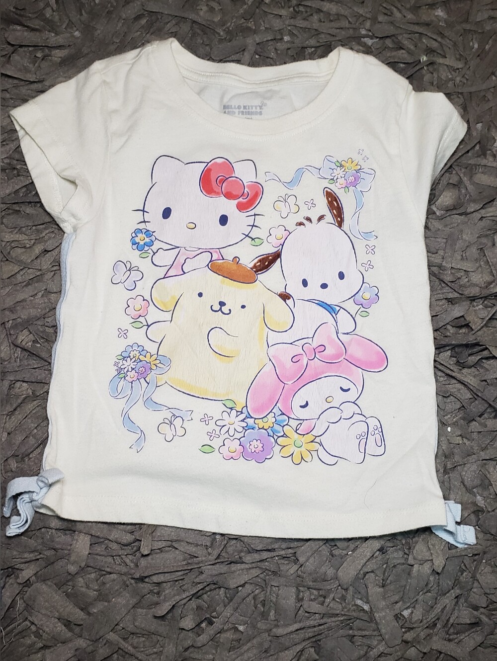 Hello Kitty Short Set - Picture 2 of 8